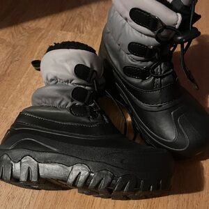 Cozy Black and Gray Kids Snow Boots